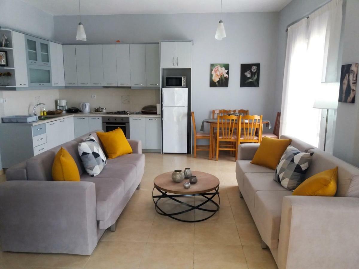 Lovely View Apartment *
